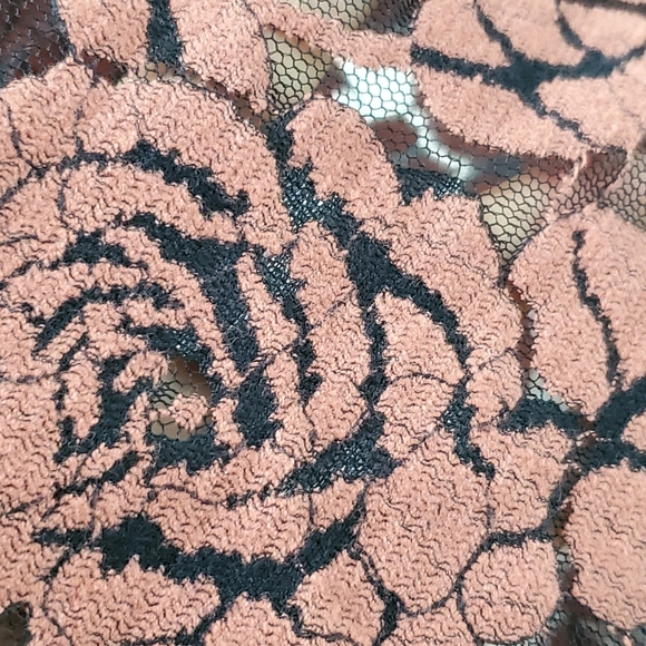 NWT!❤ Cut Loose Floral Top - Picture 5 of 5